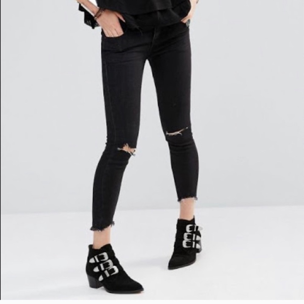 Free People Distressed Skinny Jeans 25